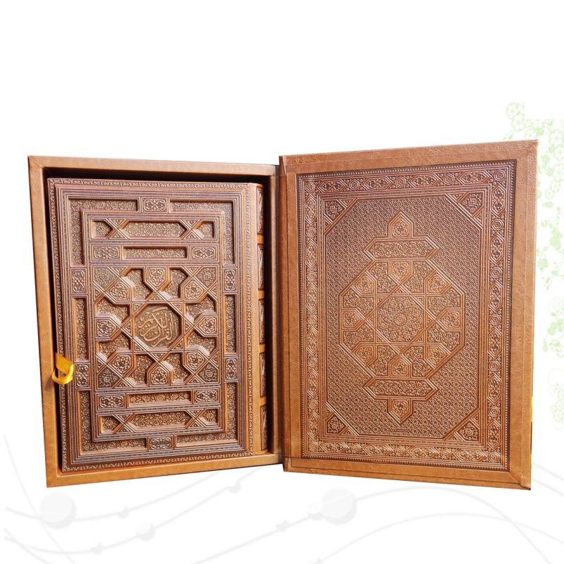 قرآن وزیری معطر چرم جعبه دار برجسته لیزری
