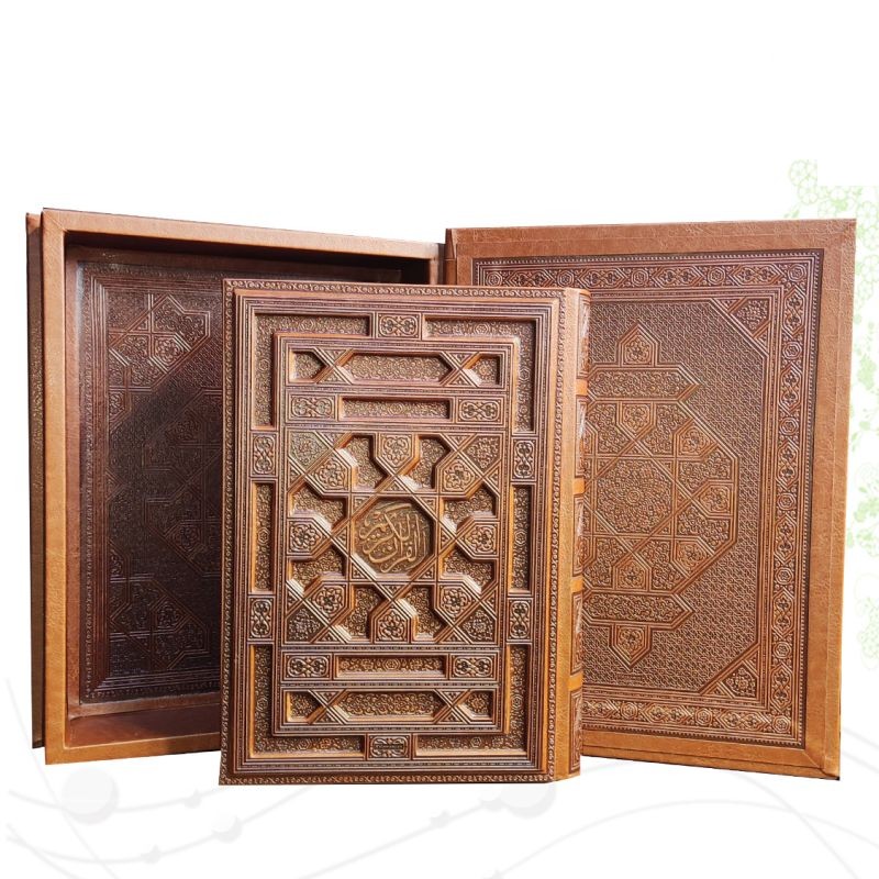 قرآن وزیری معطر چرم جعبه دار برجسته لیزری