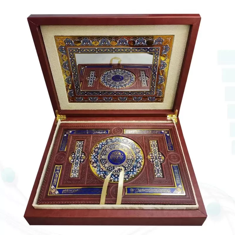 قرآن وزیری معطر چرم جعبه دار پلاک دار با آینه نفیس