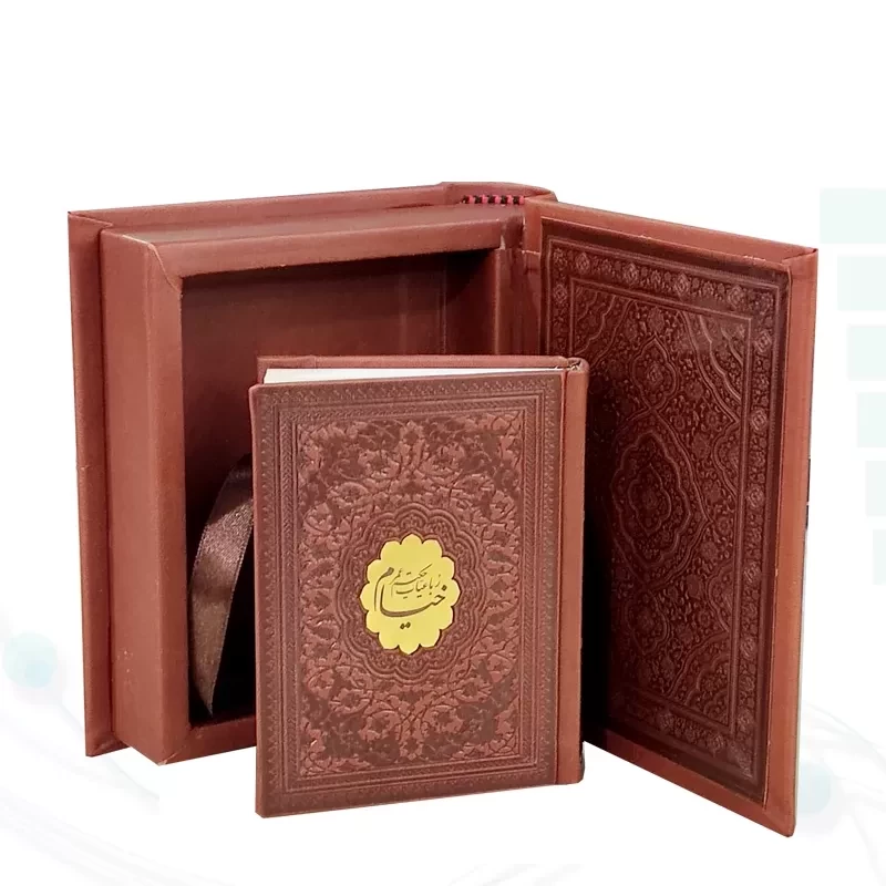 خیام نیم جیبی گلاسه چرم جعبه دار با پلاک وسط نفیس