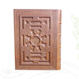 قرآن وزیری معطر چرم جعبه دار برجسته لیزری
